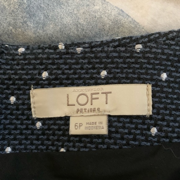 Cute navy blue Loft skirt - above knee mid thigh length. - Picture 3 of 3